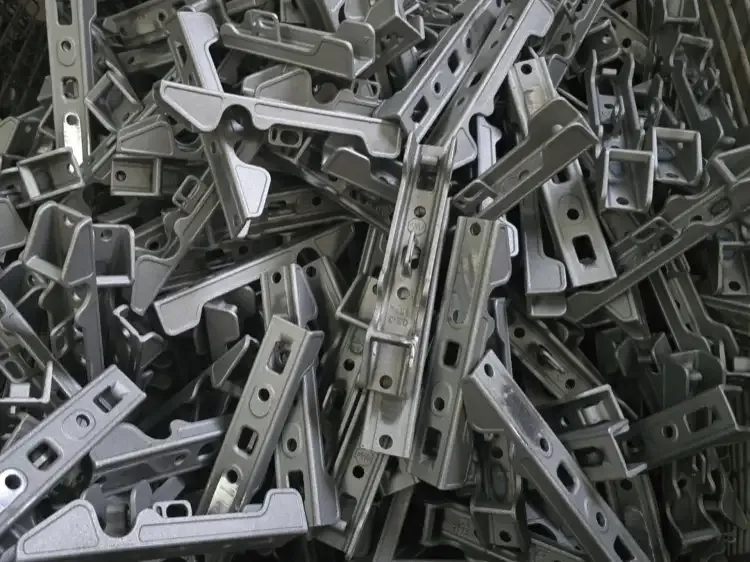 Small castings of 4340 alloy steel in bulk