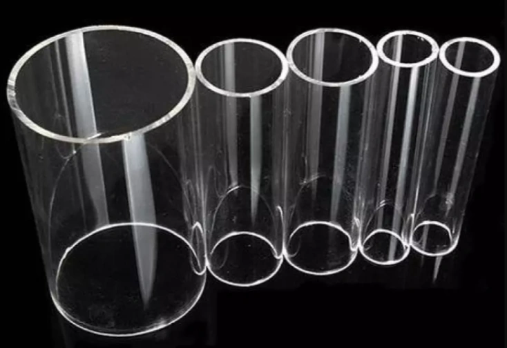Five transparent pieces of transparent acrylic pipes