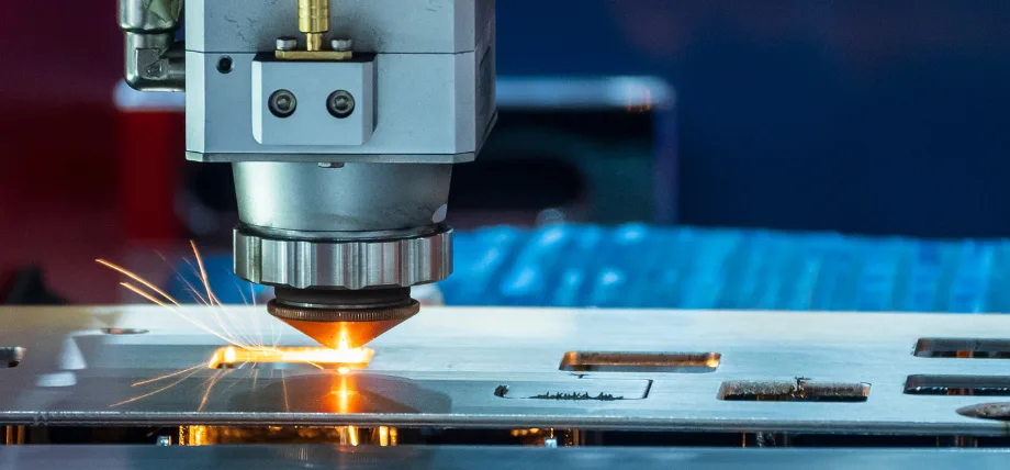 Fiber laser cutting machine with sheer metal