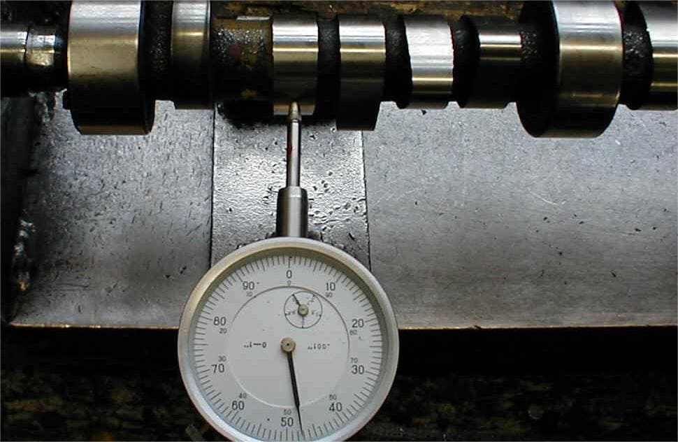 Measurement of the surface accuracy of the camshaft