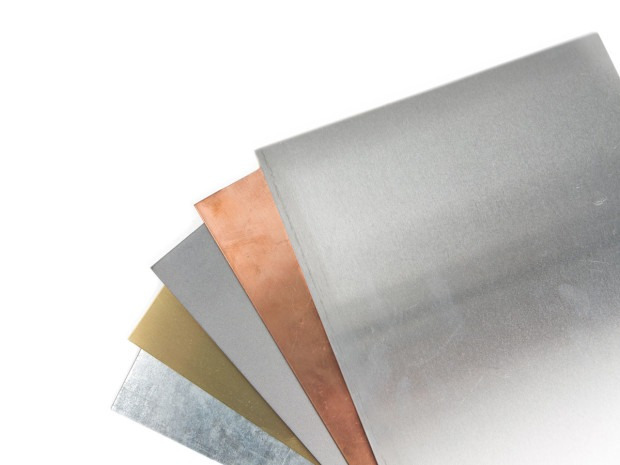 Metal plates of different materials